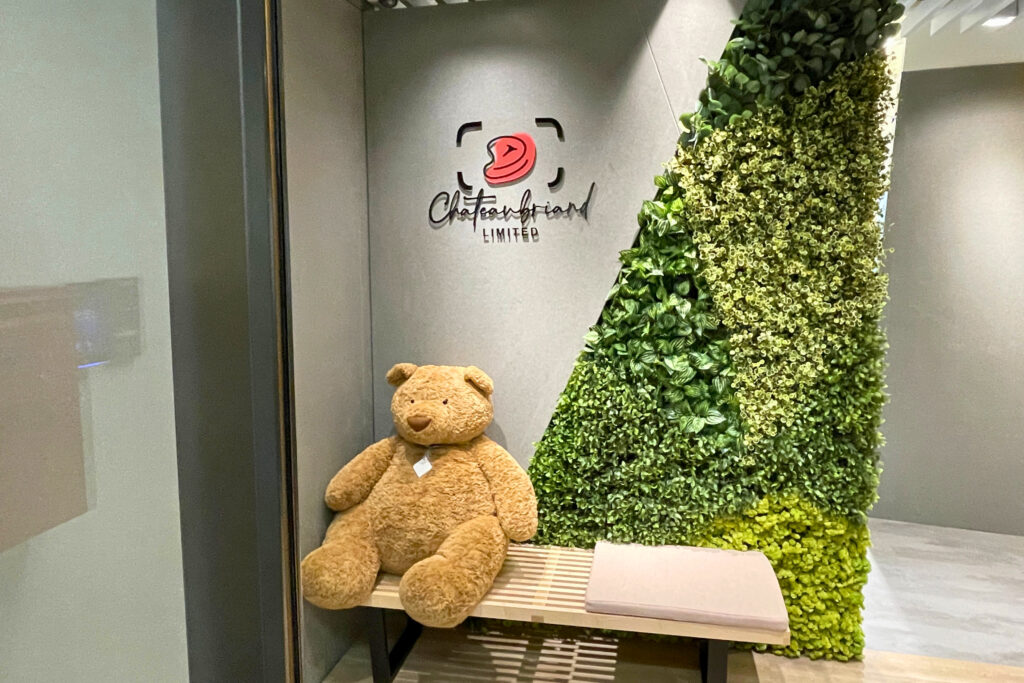 Office Environment of the Chateaubriand Limited